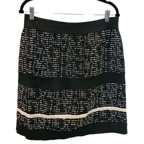 Versona Skirt Size Large Black/White Mixed Media Stretch Metallic pull On - Picture 1 of 10
